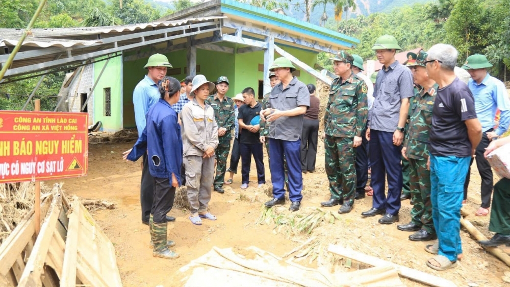 Phó Thủ tướng Trần Hồng Hà kiểm tra công tác ứng phó với bão số 11 tại Lào Cai