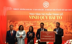 tp ha noi trao tang buc tranh vinh quy bai to cho van mieu quoc tu giam