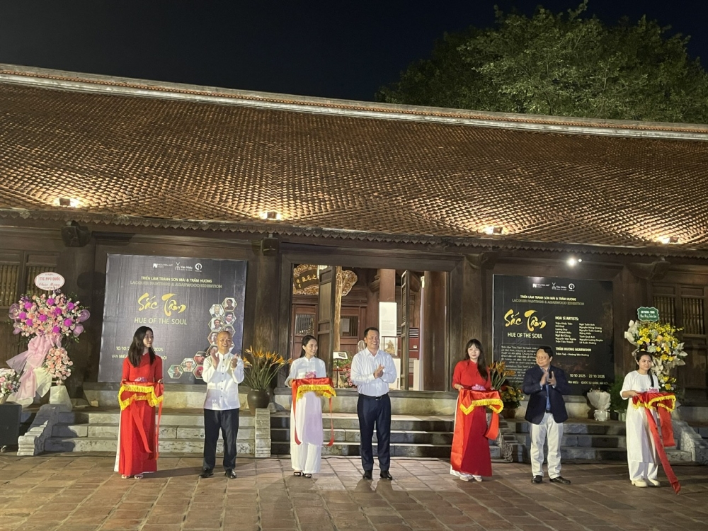 Khai mạc triển lãm “Sắc Tâm”