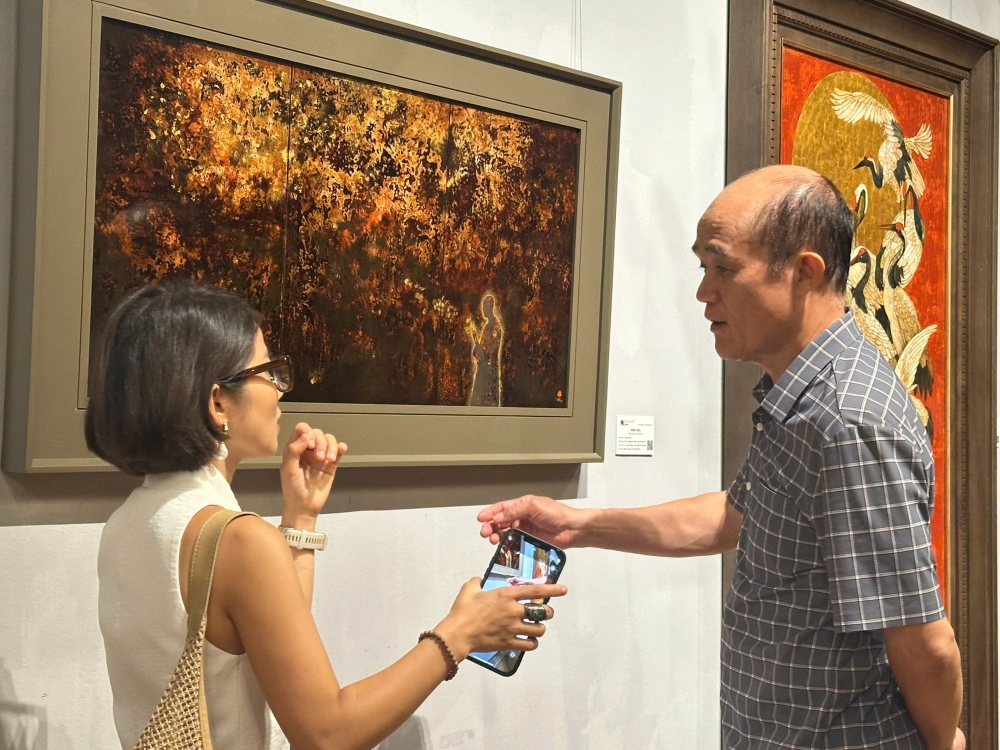 Khai mạc triển lãm “Sắc Tâm”