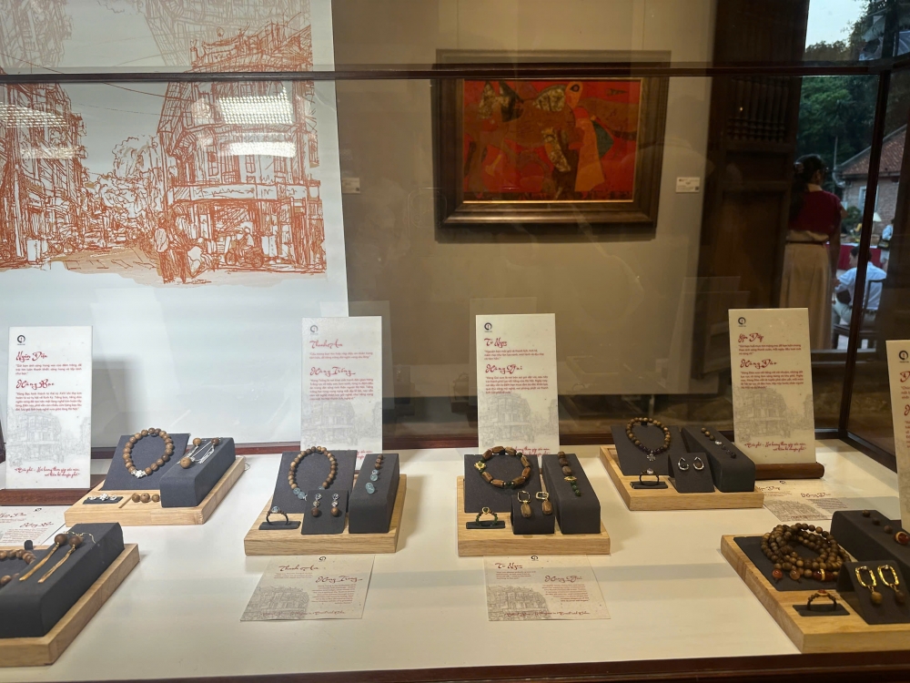 Khai mạc triển lãm “Sắc Tâm”