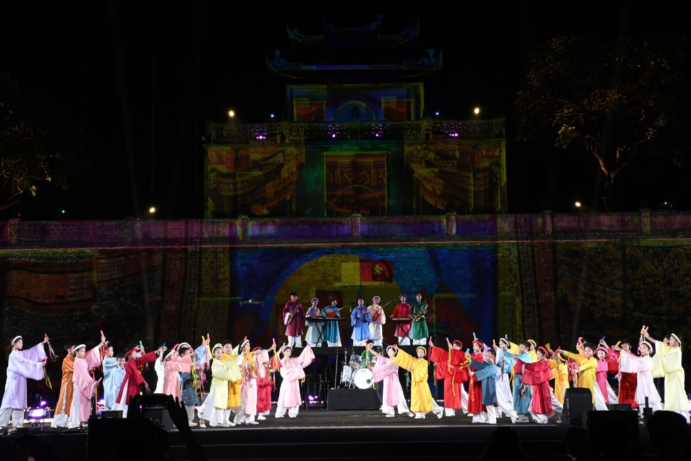 Hơn 1 triệu lượt khách tham quan Lễ hội Văn hóa Thế giới lần thứ nhất