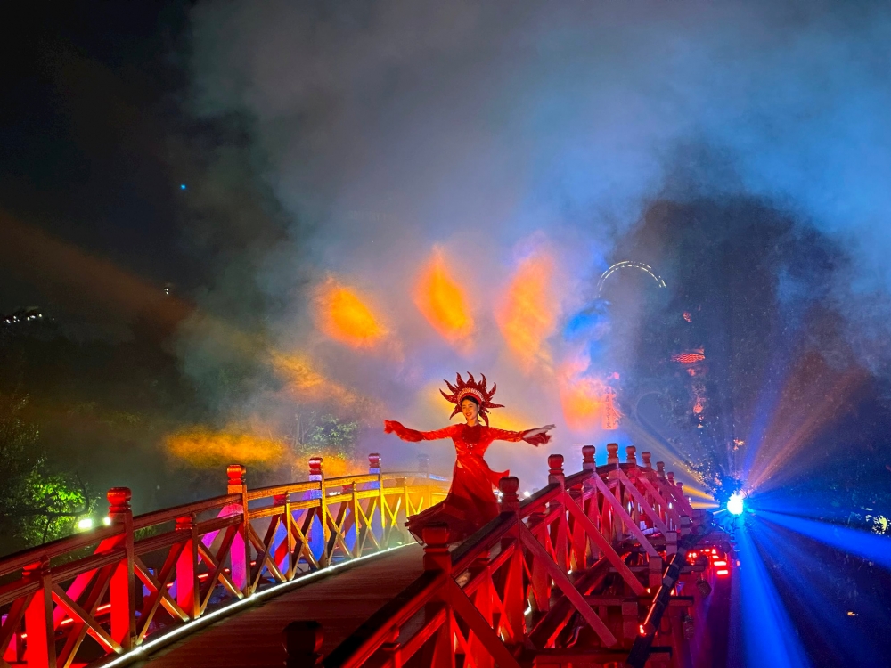 Dấu ấn một nhiệm kỳ coi văn hóa, con người là nguồn lực phát triển Dấu ấn một nhiệm kỳ coi văn hóa, con người là nguồn lực phát triển