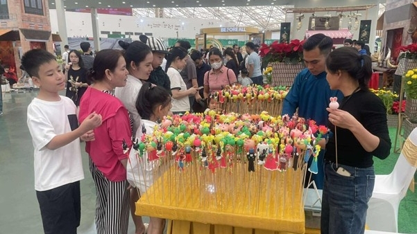 Hội chợ Mùa Thu 2025 - "Cú hích" để làng nghề truyền thống Hà Nội vươn xa