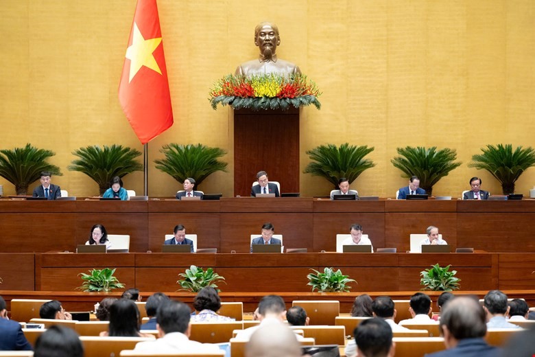 Kiến nghị sớm có chính sách đãi ngộ thỏa đáng cho cán bộ, công