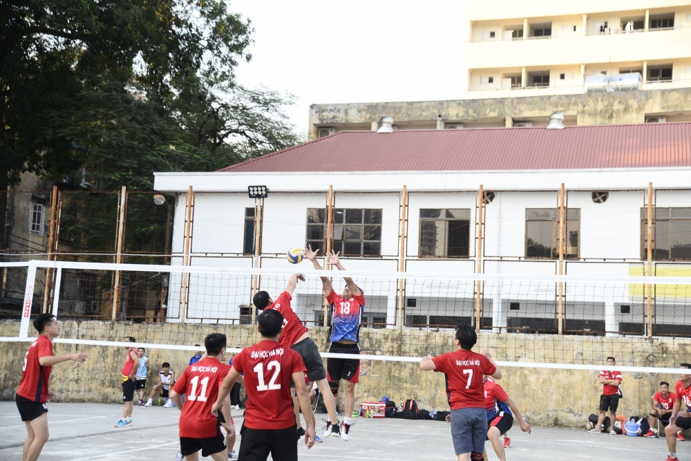 Khai mạc Giải Bóng chuyền sinh viên các trường đại học, học viện và cao đẳng khu vực Hà Nội Khai mạc Giải Bóng chuyền sinh viên các trường đại học, học viện và cao đẳng khu vực Hà Nội