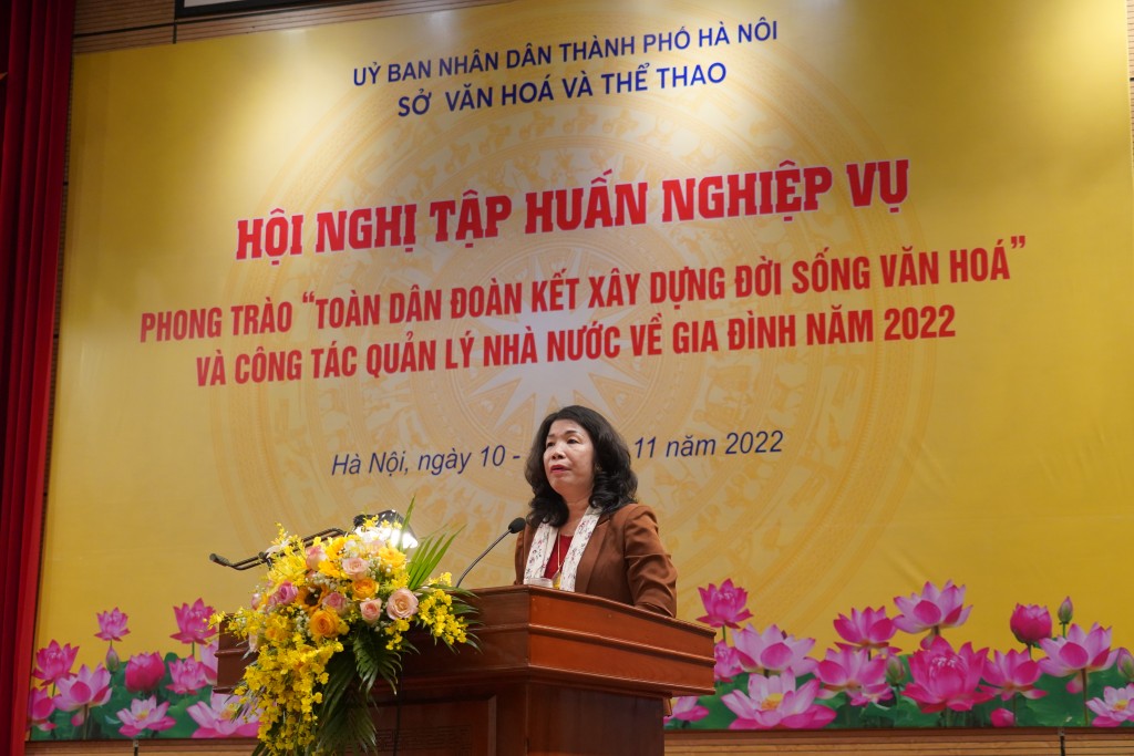 Đồng chí đồng chí Trần Thị Vân Anh, Phó Giám đốc Sở Văn hoá và Thể thao Hà Nội phát biểu khai mạc hội nghị