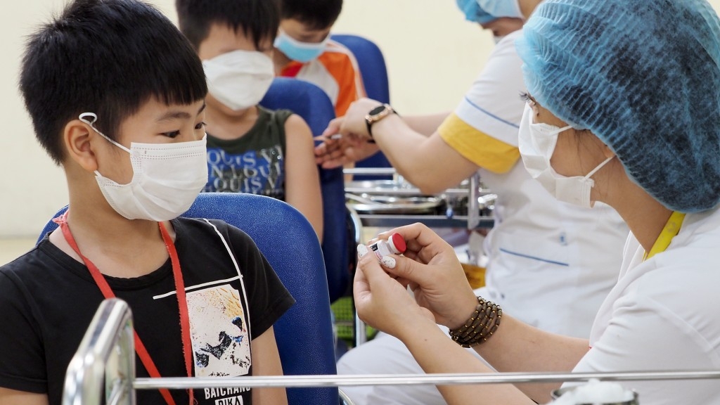 Đôn đốc, hướng dẫn các địa phương đẩy nhanh tiến độ tiêm vaccine phòng, chống dịch COVID-19