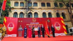 Trường THPT Việt Đức vinh dự đón nhận Huân chương lao động hạng Nhì