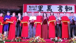 100 tác phẩm thư pháp trưng bày tại Triển lãm “Một mối xa thư” ở Văn Miếu - Quốc Tử Giám