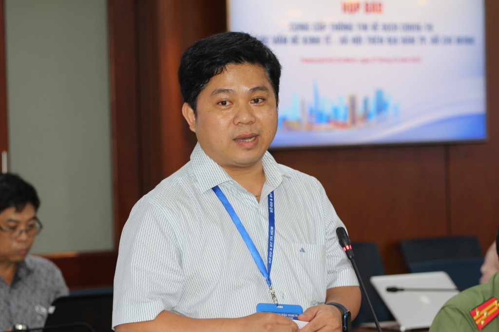 ông Hồ Tấn Minh - Chánh Văn phòng Sở Giáo dục Đào tạo (GDĐT) TP Hồ Chí Minh chia sẻ với báo chí