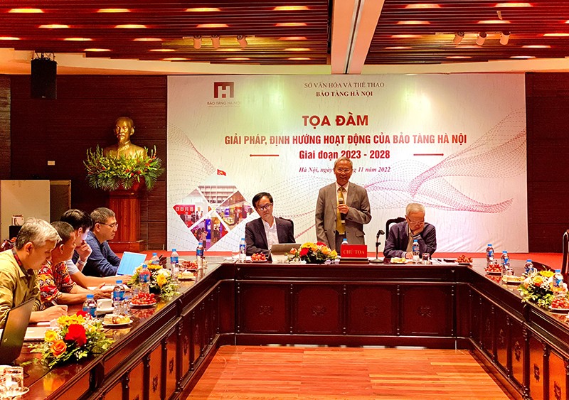 PGS, TS Đỗ Văn Trụ - Chủ tịch Hội Di sản văn hoá Việt Nam phát biểu tại tọa đàm.