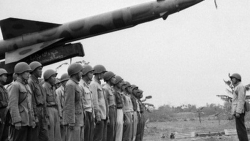 Trưng bày hiện vật với chủ đề “Hà Nội, Ký ức 12 ngày đêm – Điện Biên Phủ trên không”