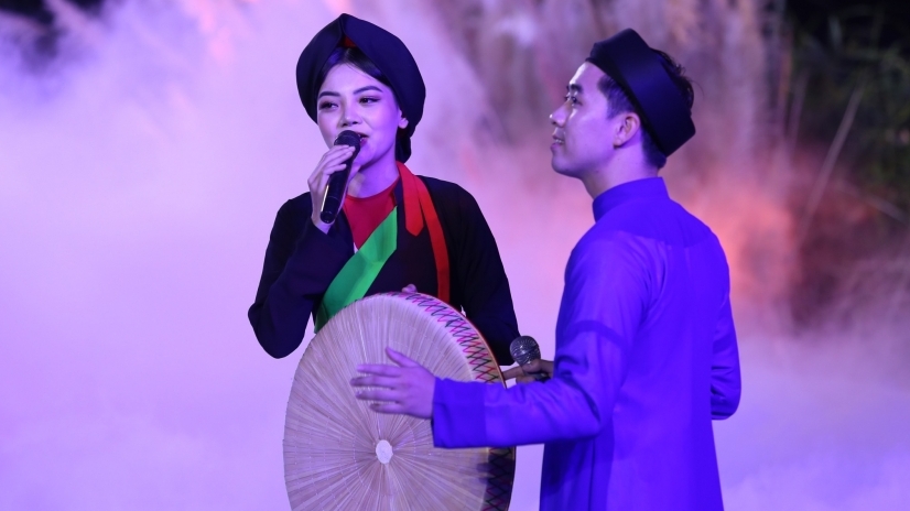 Người dân Thủ đô ấn tượng với "Linh thiêng đình Chèm - Dòng chảy tinh hoa"