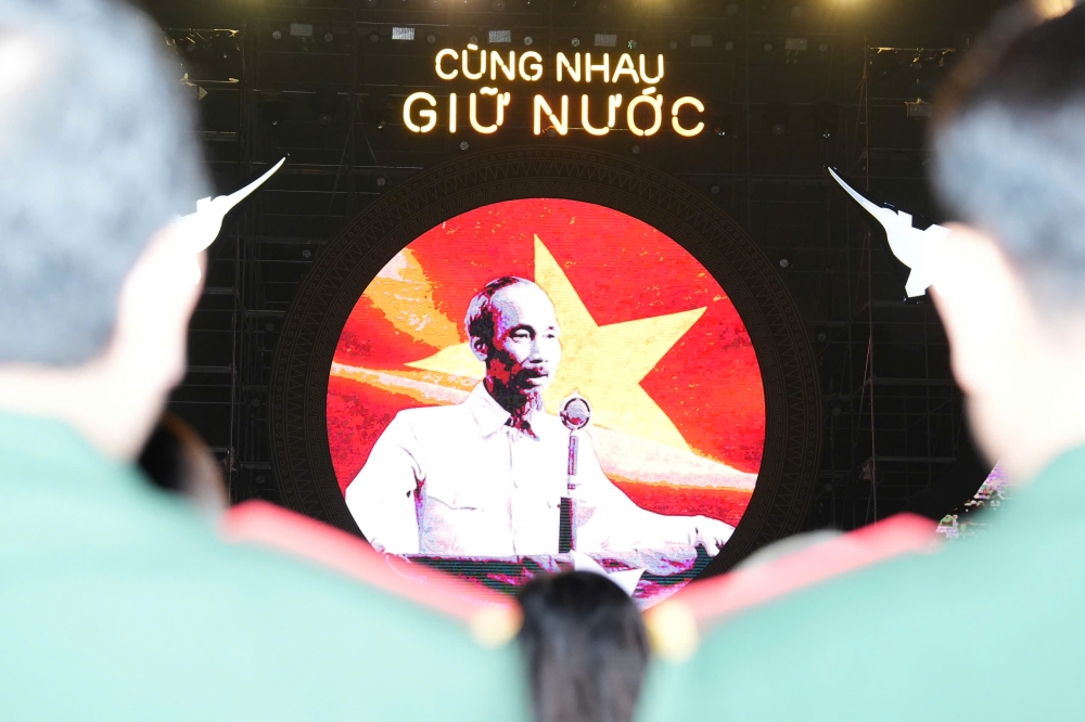 Hùng tráng bài ca “Cùng nhau giữ nước”