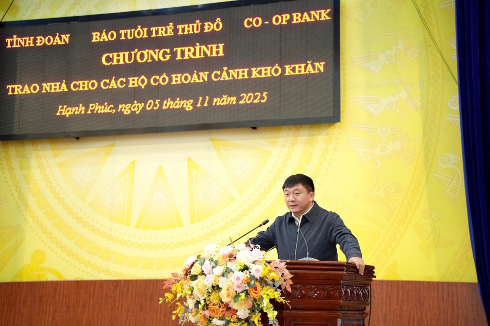 Báo Tuổi trẻ Thủ đô trao tặng 540 triệu đồng, chung tay xóa nhà tạm tại Lào Cai Báo Tuổi trẻ Thủ đô trao tặng 540 triệu đồng, chung tay xóa nhà tạm tại Lào Cai