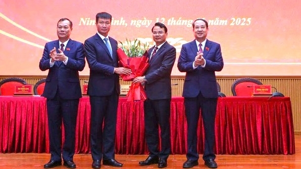 Ông Trần Huy Tuấn làm Chủ tịch UBND tỉnh Ninh Bình