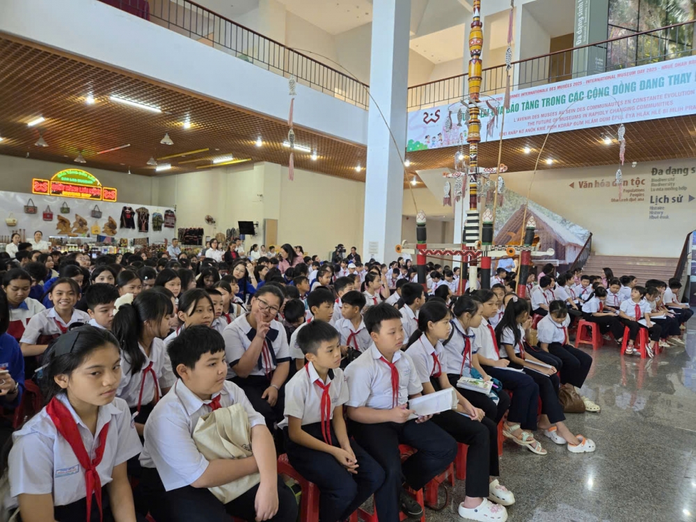 Khai mạc Triển lãm “Di tích quốc gia đặc biệt Văn Miếu – Quốc Tử Giám” tại Đắk Lắk