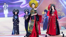 man nhan voi man trinh dien ao dai tai chung ket hoa hau du lich dan toc viet nam 2025