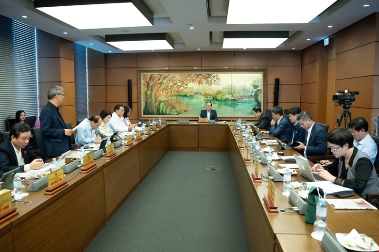 ĐBQH đề nghị đưa sách giáo khoa điện tử vào giảng dạy