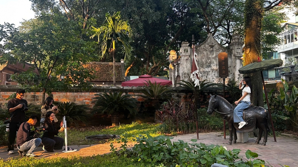 Trải nghiệm miễn phí “Việt Nam Diệu Sử” tại Văn Miếu – Quốc Tử Giám