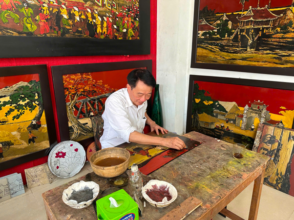 Trăm năm gìn giữ vẻ đẹp vàng son của sơn mài Việt Nam