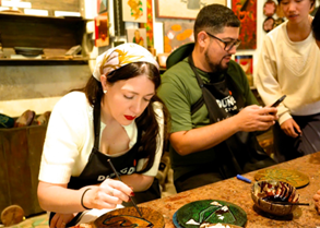 Trăm năm gìn giữ vẻ đẹp vàng son của sơn mài Việt Nam