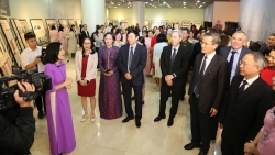 trien lam cac tai lieu luu tru ve hop tac huu nghi viet nam trung quoc