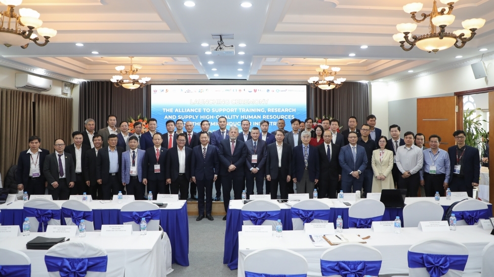 Xây tương lai bền vững cho ngành công nghiệp bán dẫn Việt Nam