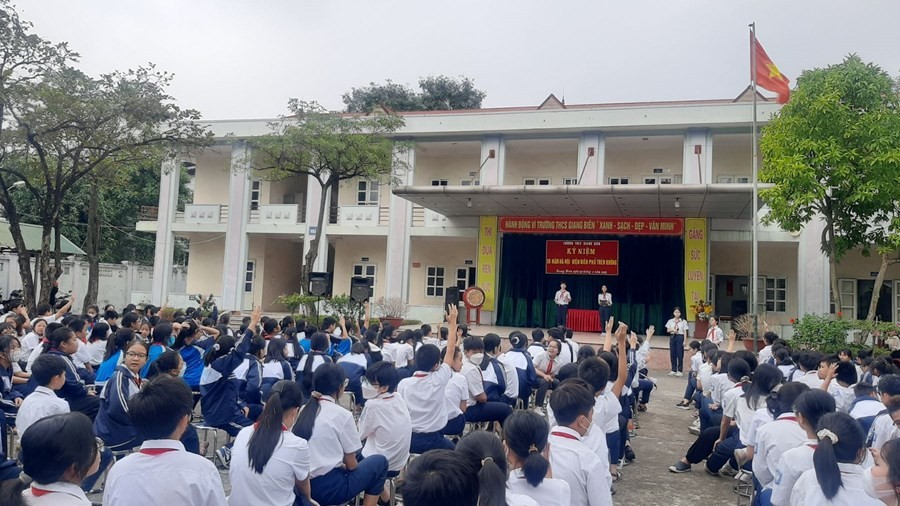 Giáo dục truyền thống về chiến thắng “Hà Nội - Điện Biên Phủ trên không” tại các trường học