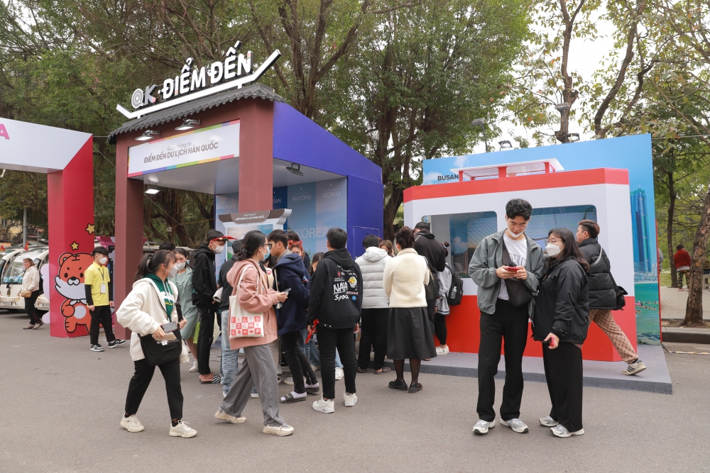 Người dân Thủ đô trải nghiệm Lễ hội Văn hóa và Du lịch Hàn Quốc - Việt Nam 2022