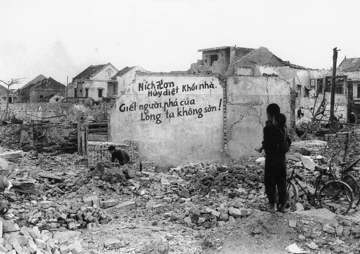 Bom Mỹ phá hủy Hà Nội năm 1972