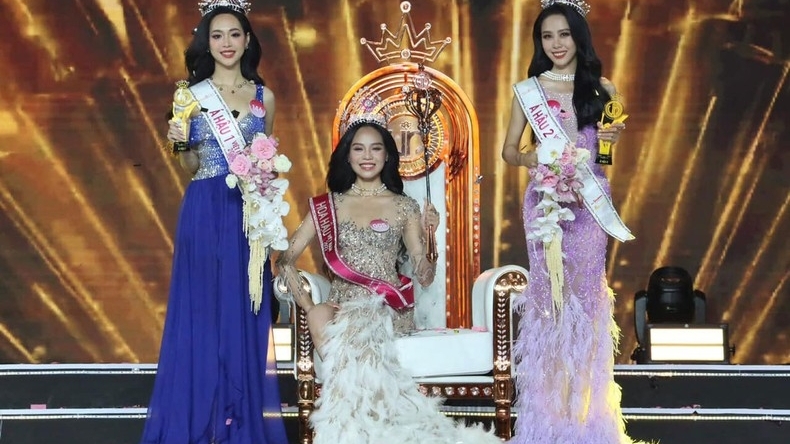 Người đẹp Huỳnh Thị Thanh Thủy đăng quang Hoa hậu Việt Nam 2022