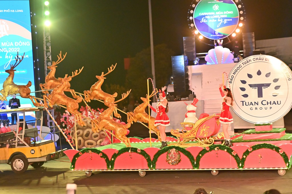Đa sắc màu lễ hội Carnaval mùa đông Hạ Long 2022