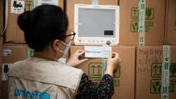 Chính phủ Anh hỗ trợ trang thiết bị y tế trị giá 500.000 bảng Anh cho Việt Nam