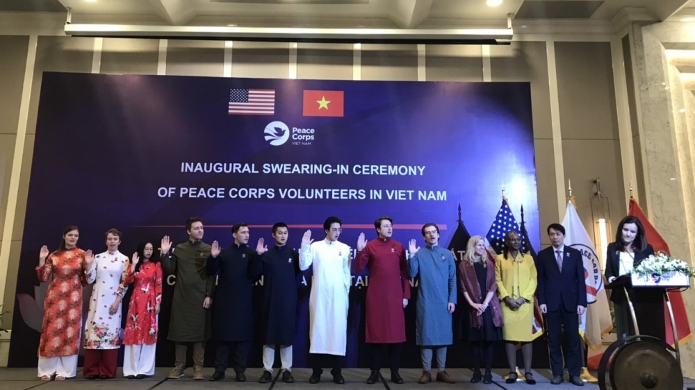 Tình nguyện viên Chương trình Hòa bình bắt đầu dạy Tiếng Anh tại các trường THPT ở Hà Nội