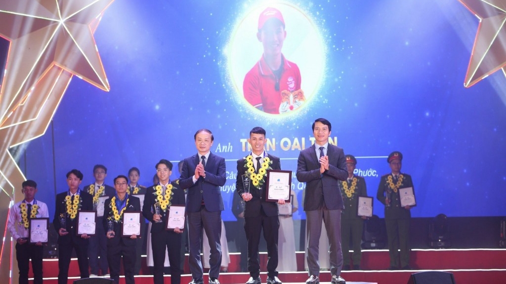 Tuyên dương 20 "thanh niên sống đẹp"