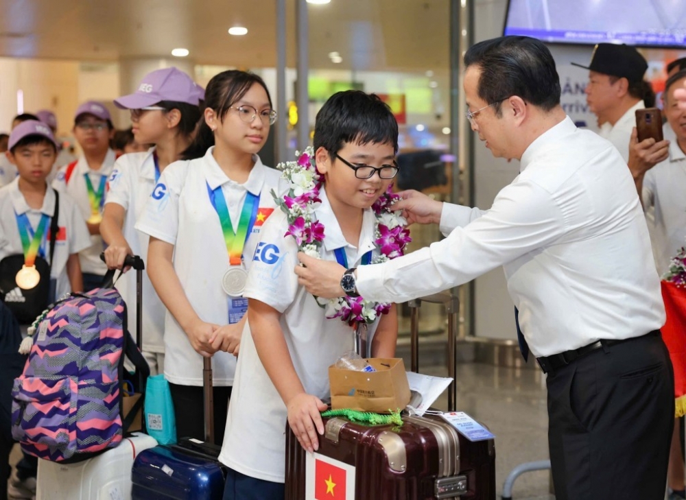 Hà Nội: Học sinh đoạt giải quốc tế được thưởng tới 300 triệu đồng