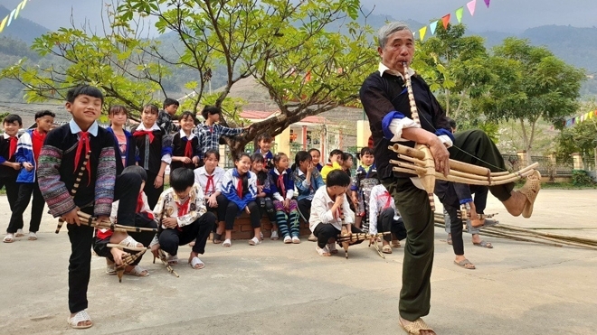 Yên Bái: Tích cực chuẩn bị cho Festival khèn Mông, Lễ hội hoa Tớ dày