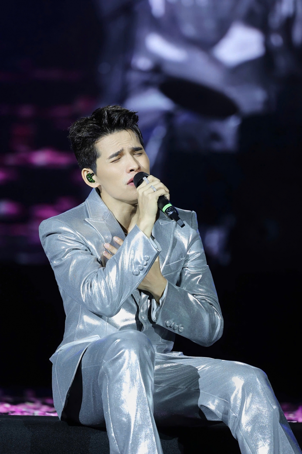 Quốc Thiên nồng nàn trong 