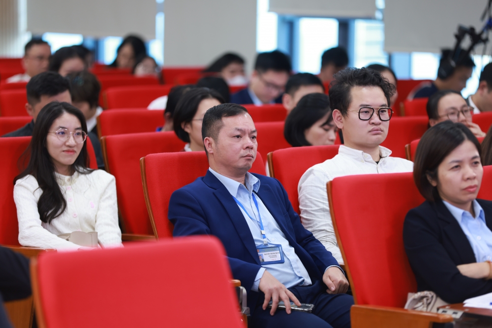 Hà Nội: Không bỏ rơi người yếu thế trên môi trường số