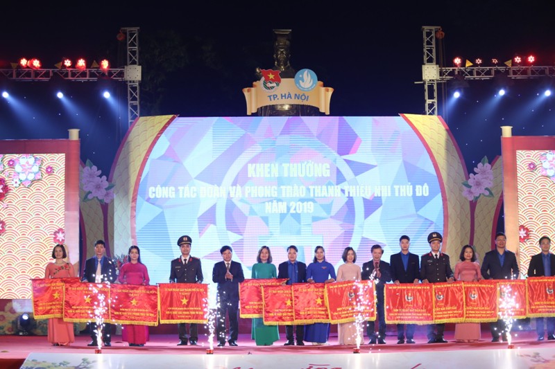 Tuyên dương 10 gương mặt trẻ Thủ đô tiêu biểu năm 2019 tuyen duong 10 guong mat tre thu do tieu bieu nam 2019