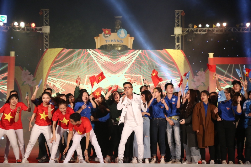 Tuyên dương 10 gương mặt trẻ Thủ đô tiêu biểu năm 2019 tuyen duong 10 guong mat tre thu do tieu bieu nam 2019