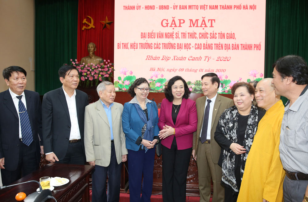 Hà Nội: Gặp mặt đại biểu văn nghệ sĩ, trí thức, chức sắc tôn giáo ha noi gap mat dai bieu van nghe si tri thuc chuc sac ton giao
