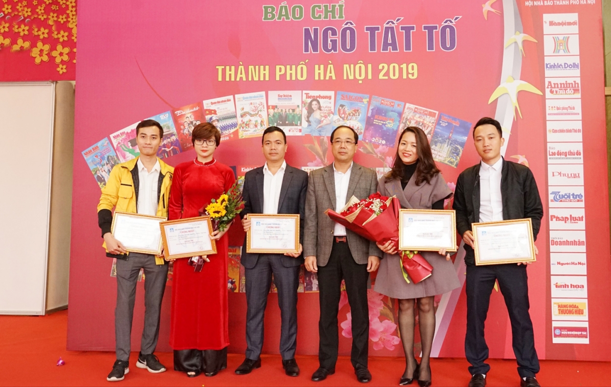 tung bung khai mac hoi bao xuan canh ty ha noi 2020