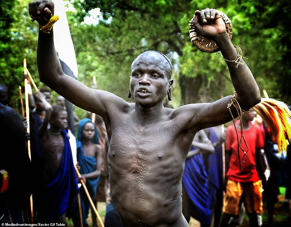 Cuộc chiến đẫm máu để giành vợ trong bộ lạc ở Ethiopia