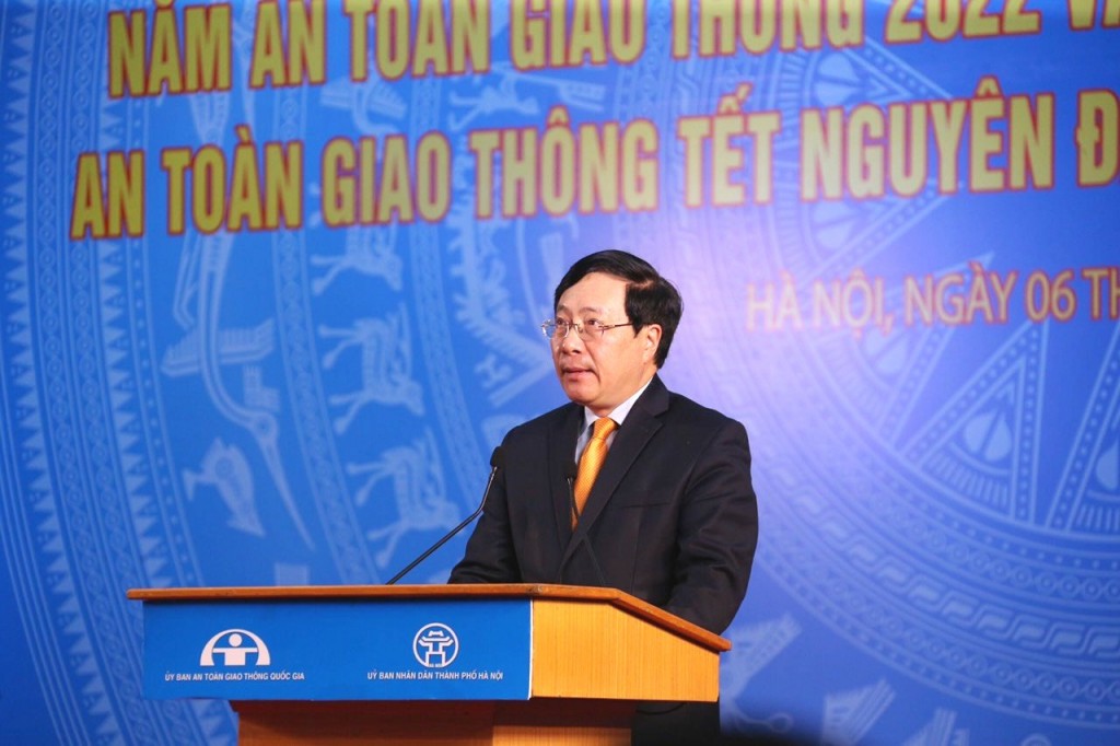 Phó Thủ tướng Thường trực Chính phủ Phạm Bình Minh phát điểu phát động