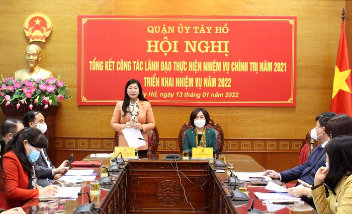 Chủ tịch Ủy ban MTTQ Việt Nam Thành phố Nguyễn Lan Hương phát biểu chỉ đạo hội nghị
