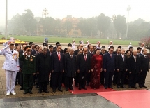 lanh dao dang nha nuoc vao lang vieng chu tich ho chi minh