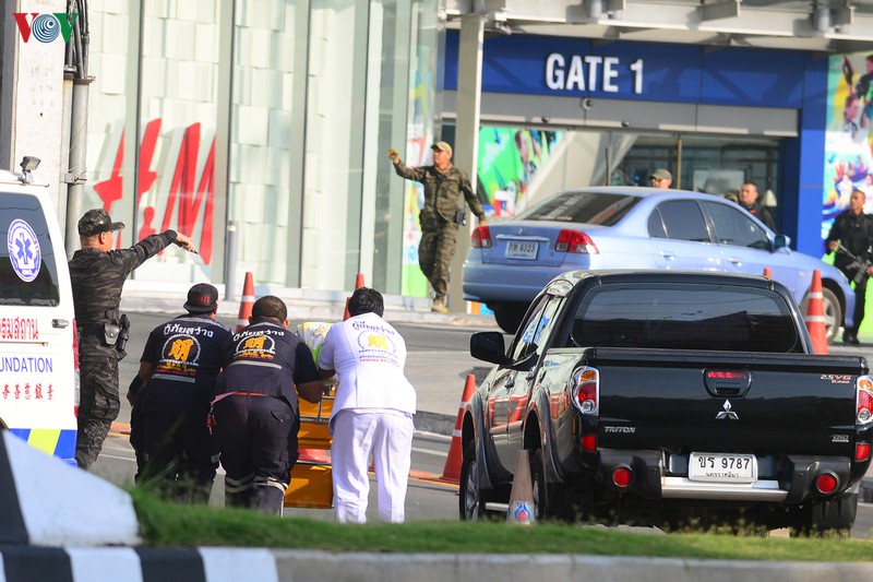 hien truong vu xa sung o thai lan lam it nhat 20 nguoi chet